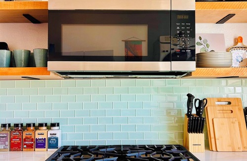 Bushrod House | 2BD/2BA Luxurious Retreat near UC Berkeley with Fire Pit & Outdoor Dining