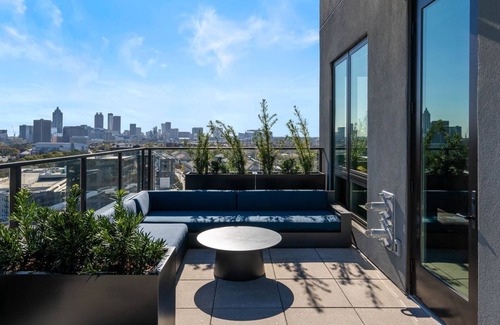 Westside Apartment | 2BD-2BA MIDTOWN ATL RETREAT