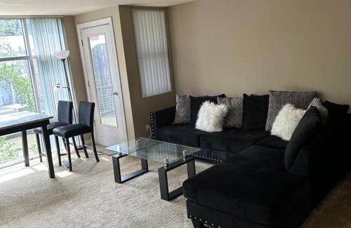 Ohio City Apartment | 2bd/2ba Riverfront City View Apt