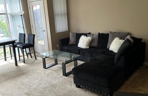 Ohio City Apartment | 2bd/2ba Riverfront City View Apt