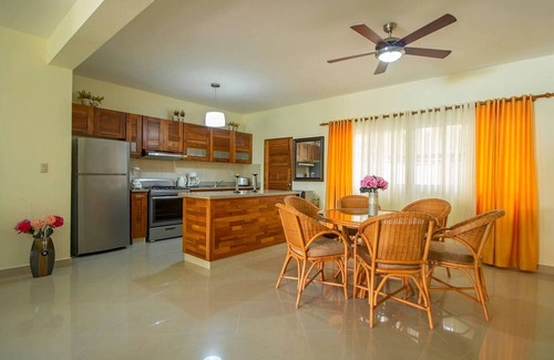 ProCab Apartment | 2BD groundfloor apt in central Cabarete, steps from beach, pool/cable TV/WiFi/AC