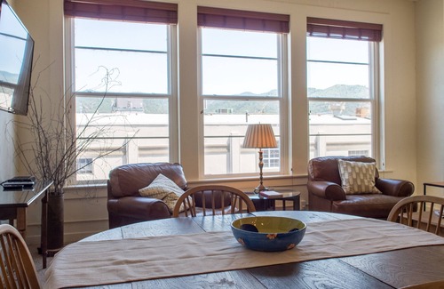Grants Pass Apartment | 2Bd Loft in Historic Grants Pass # 115