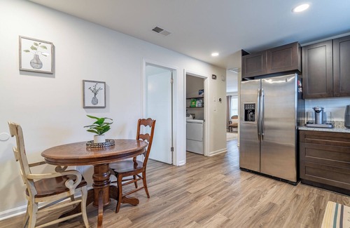 Austell Apartment | 2BD Oasis Near Battery & SixFlags in Austell