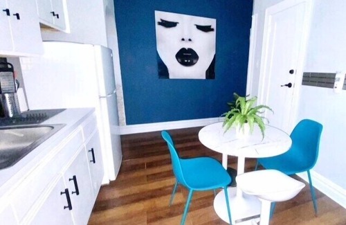 Flatlands Apartment | 2BD w/workspace in Vibrant Apt