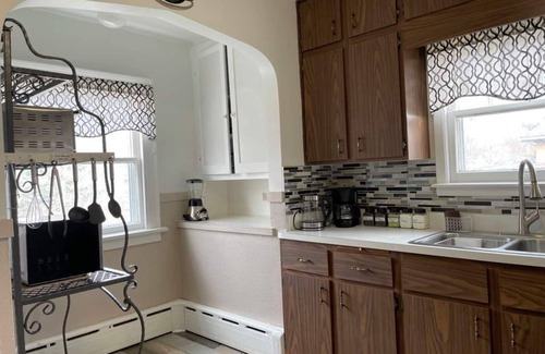 Waukegan Apartment | ☆2bdrm Apt near Naval Base - 6 Flags - Casino☆