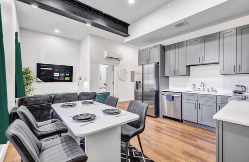 Cleveland Apartment | 2Bed 1Bath 10 Min to DT Ping Pong Gym
