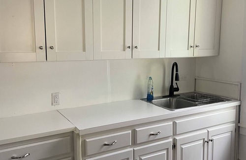 Rosedale House | 2Bed 1Bath 1930s KC Home off I-35 ~ Walking Distance to Coffee & Breakfast