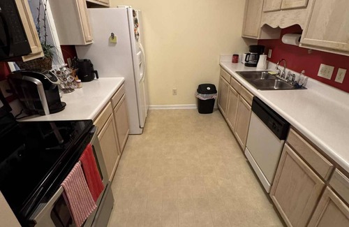 Greensboro Apartment | 2Bed 2Bath Cozy Apartment off Guilford college!