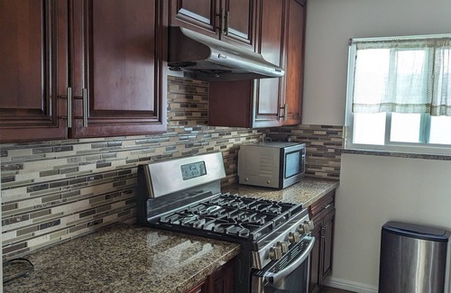 Ocean Park Condo | 2Bedroom+Den/2Bathroom, 4 Blocks to Santa Monica Beach
