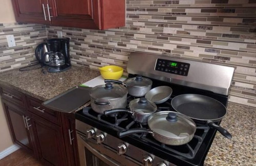 Ocean Park Condo | 2Bedroom+Den/2Bathroom, 4 Blocks to Santa Monica Beach