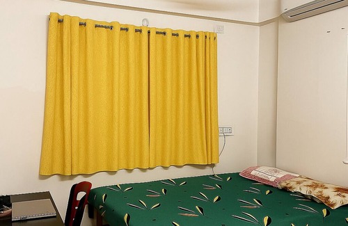 Sector II Apartment | 2BHK apartment in Kolkata with AC near Airport/Saltlake