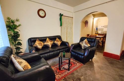 Bomdila Apartment | 2BHK Mountain View with Full Kitchen and Hi-Speed Internet