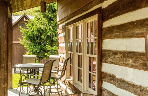Nashville Cabin | 2BR, 1 BA Log Cabin