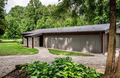 Columbus Cabin | 2BR, 1BA Barnhouse