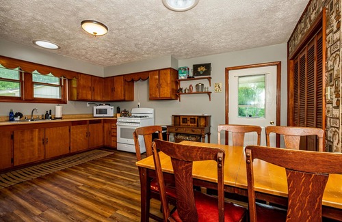 Gnaw Bone Cabin | 2BR, 1BA, One (1) Dog Friendly