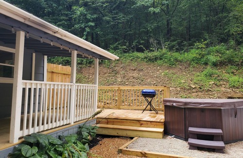 Gnaw Bone Cottage | 2BR, 1BA