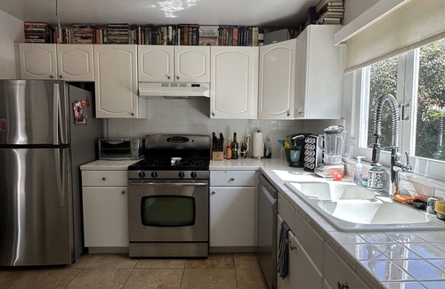 West Hollywood House | 2BR 1Bath WeHo craftsman BACKYARD PARADISE - dog heaven