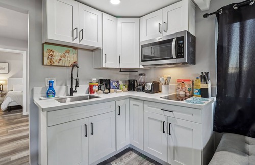 La Presa House | 2BR/1Bth Ranch, Gated, Parking, Washer, Fast Wi-Fi