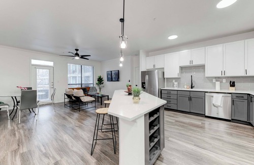 Red River Cultural District Apartment | 2BR/2BA Apt in DT Heart of ATX