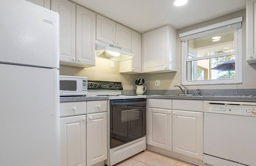 Pass-a-Grille Condo | 2BR/2BA Condo in Historic Pass A Grille Monthly Rental