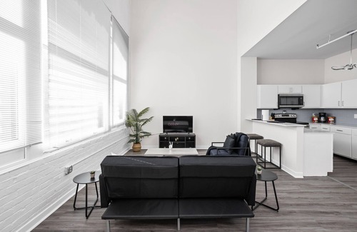 Mile Square Apartment | 2BR 2BA In The Block Apartment by CozySuites