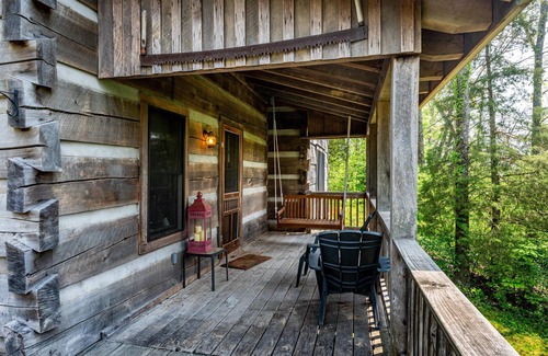 Gnaw Bone Cabin | 2BR, 2BA Log Cabin