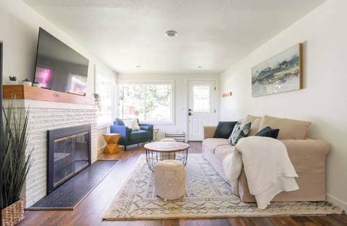 Northgate House | 2BR 2BA Northgate, Seattle Location with Patio, BBQ, and Backyard