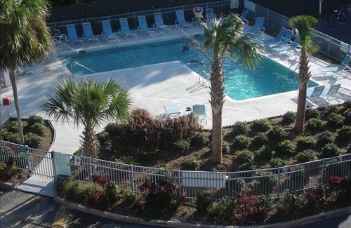 Folly Field Condo | 2BR/2BA Oceanview & Poolside Condo - Admiral's Row-Hilton Head Beach & Tennis