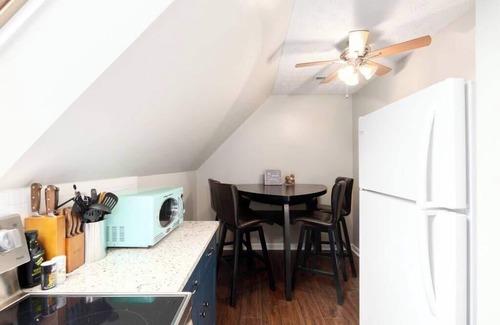 Oakley Apartment | 2BR apartment - cute, cozy, convenient