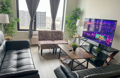 Elizabeth Apartment | 2BR apt close to EWR Airport 8137