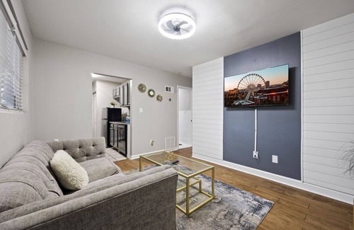 Pittsburgh Apartment | 2BR Apt in the Heart of ATL/Free Parking