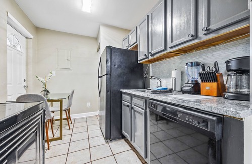 Pittsburgh Apartment | 2BR Apt in the Heart of ATL/Free Parking