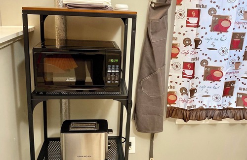 East Flatbush Apartment | 2BR Apt Located in the Heart of Brooklyn, 30 Minutes From Midtown & Pets Allowed