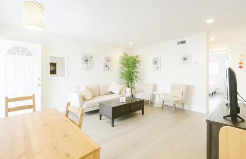 Sunnyvale West Apartment | 2BR APT with Brand new super quite AC, Washer, Dryer, Free EV Station, Free Parking in Cupertino
