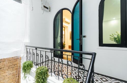 Hang Bo Apartment | 2BR, Big Balcony Historic View, Super Location