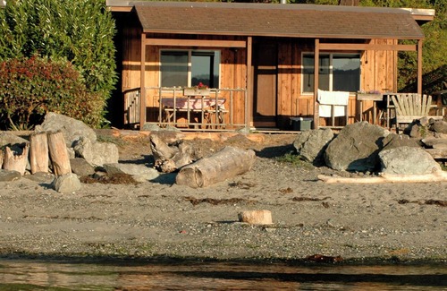 West Beach Cabin | 2BR Cabin on prime walk-out sand and pebble beach!
