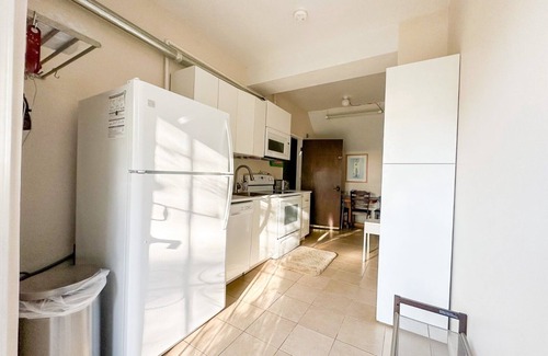 Hayward Apartment | 2BR, Canyon Views WiFi Parking Near CSU & Hospitals, BART & Trails.