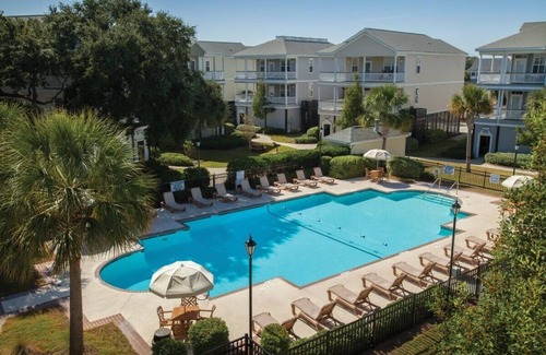 Ocean Ridge Condo | 2BR Coastal Retreat w/Balcony at Ocean Ridge