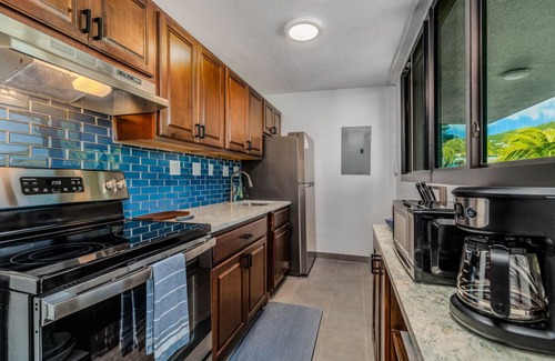 Bolongo Bay Condo | 2BR condo -3 Pools, 2 restaurants and beach!