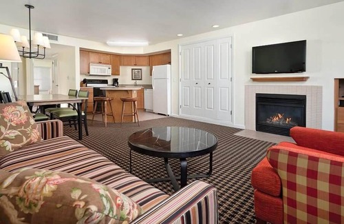 Angels Camp Condo | 2br Condo Family Fun Pool Side w/Golf!