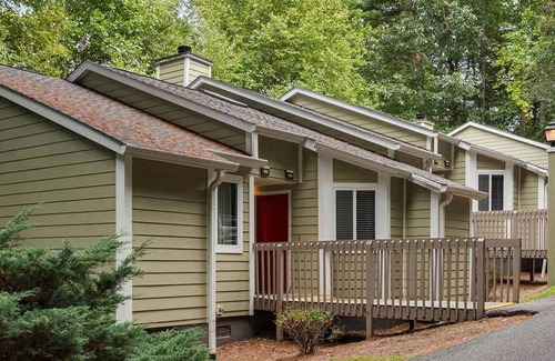 Sapphire Condo | 2br Condo w/Golf, Boating, Skiing, Family Fun!