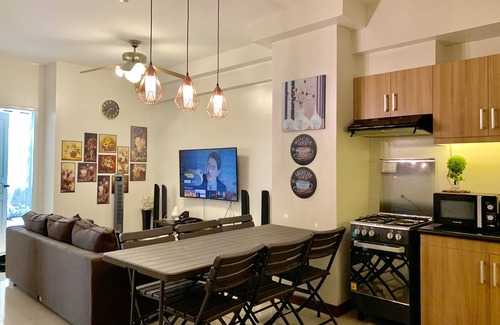 Davao Condo | 2BR condo w/NETFLIX & KTV | 20mbps fibr wifi @Verdon Parc Davao