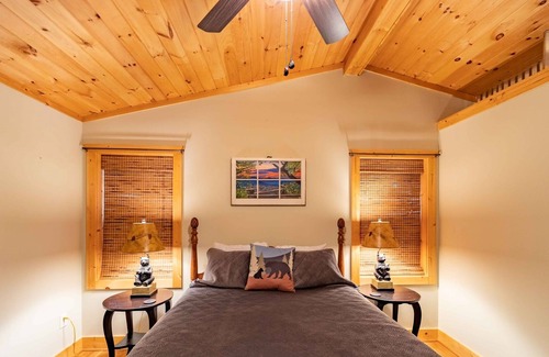 West Jefferson Cottage | 2BR Cottage Spring Getaway close to The New River