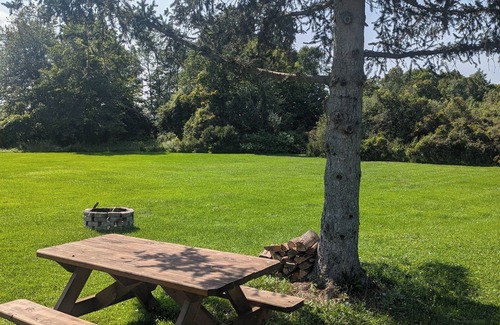 Grenell House | 2BR Country House property that's dog friendly with hot tub and private pool!