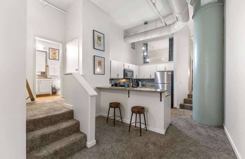 Downtown Indianapolis Apartment | 2BR Downtown Gem Sleeps 7 Convention Center