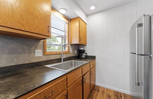 Kimberling City Cabin | 2BR Duplex Cabin w/Community Pool + Boat dock