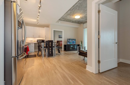 Second Ward Apartment | 2BR Furnished Apartment near Convention Center by RedAwning