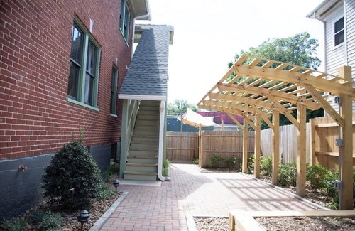 Roanoke Condo | 2BR Historic Apt - Safe|Walkable|Food|Greenway