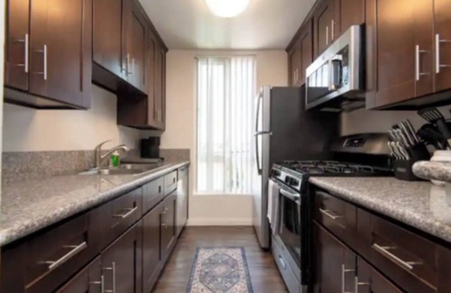 Little Armenia Apartment | 2BR Hollywood Apt w/Rooftop Pool & Stunning Views