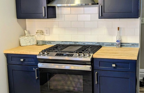 Newark House | 2BR Home: Modern & Classic Near Nature Preserves & Historical Gems! and Hospital